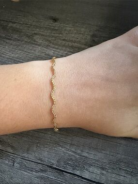Gold plated stainless steel wavy chain bracelet
